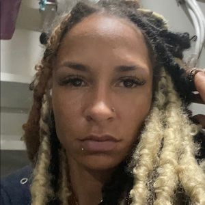 Meet your Posher, Natisha